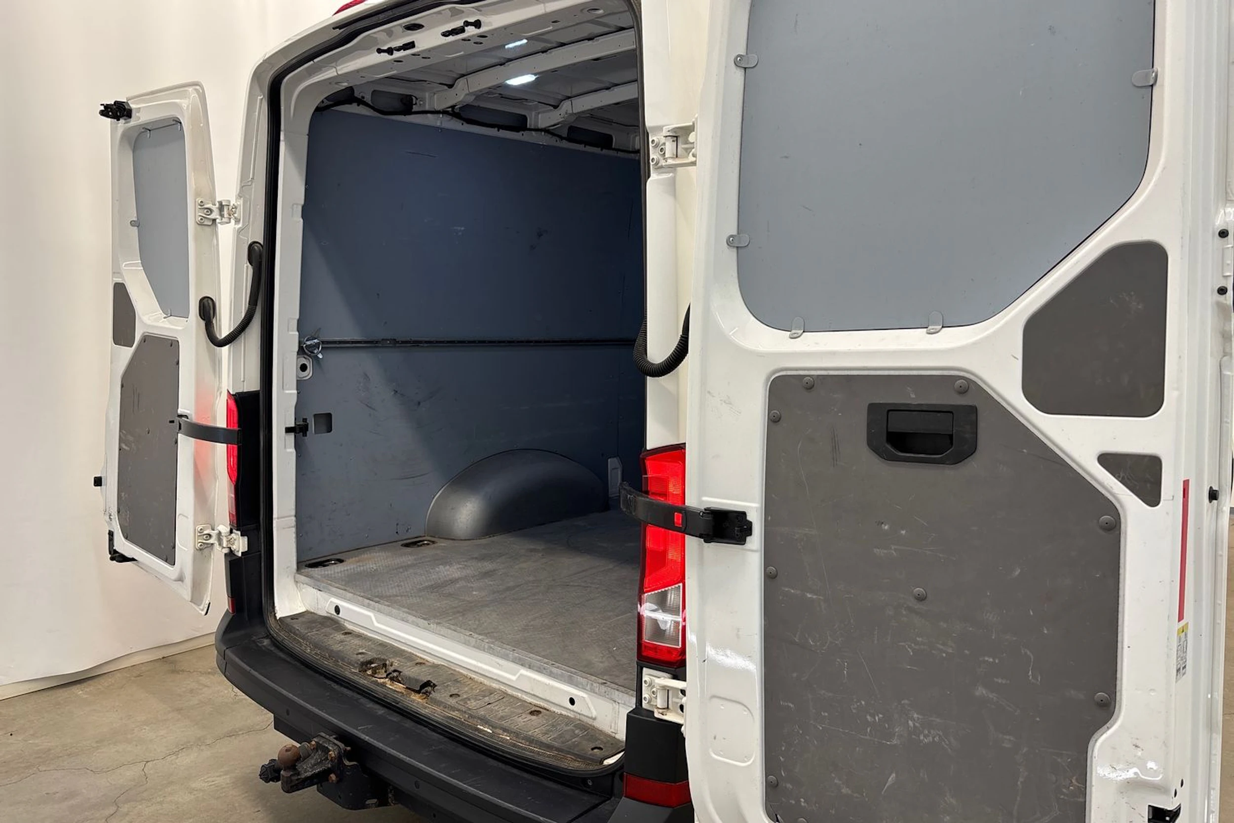 valkoinen Volkswagen Crafter 2019 kuva 25.