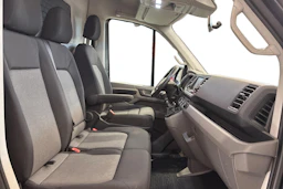 harmaa Volkswagen Crafter 2019 kuva 8.