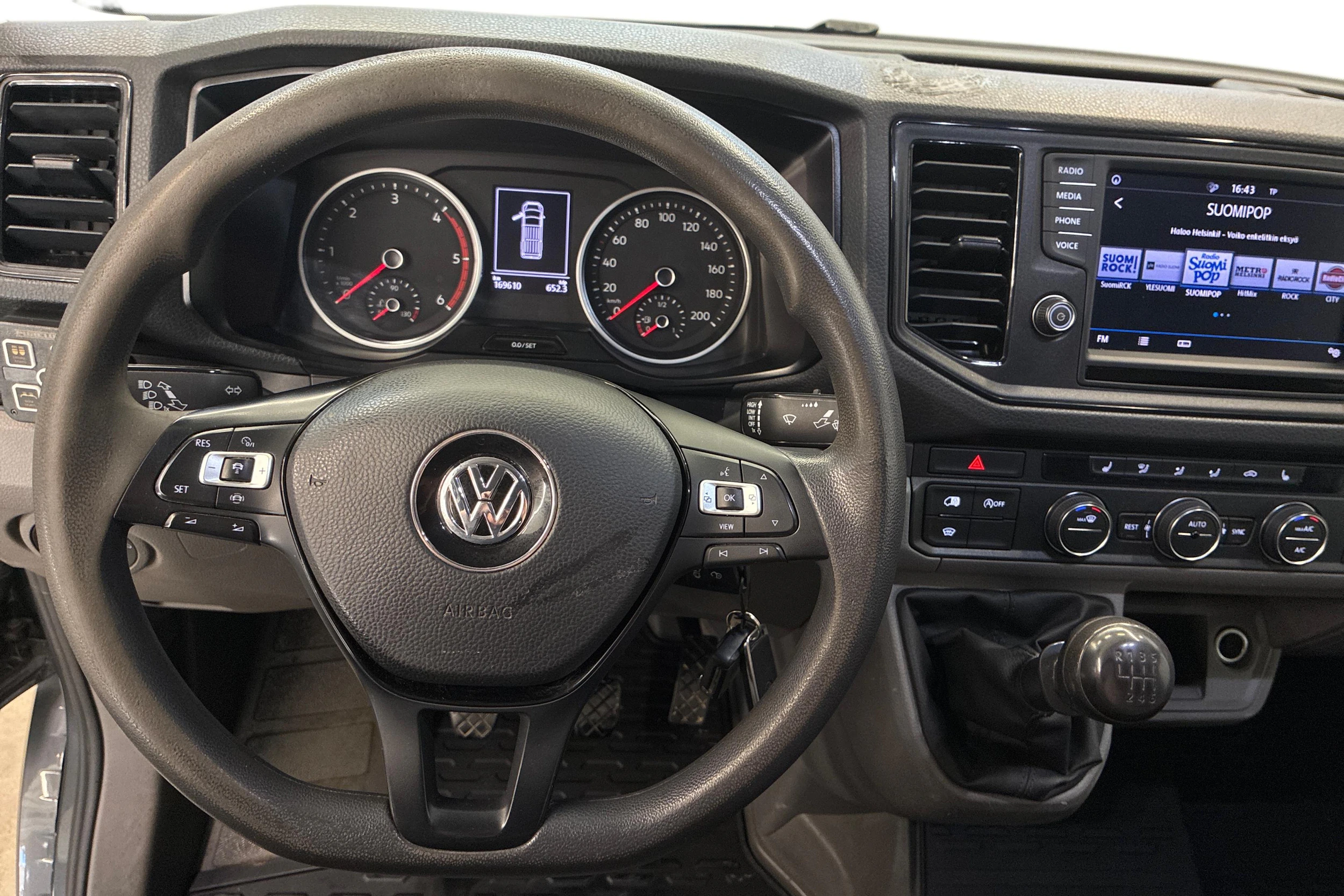 harmaa Volkswagen Crafter 2019 kuva 9.