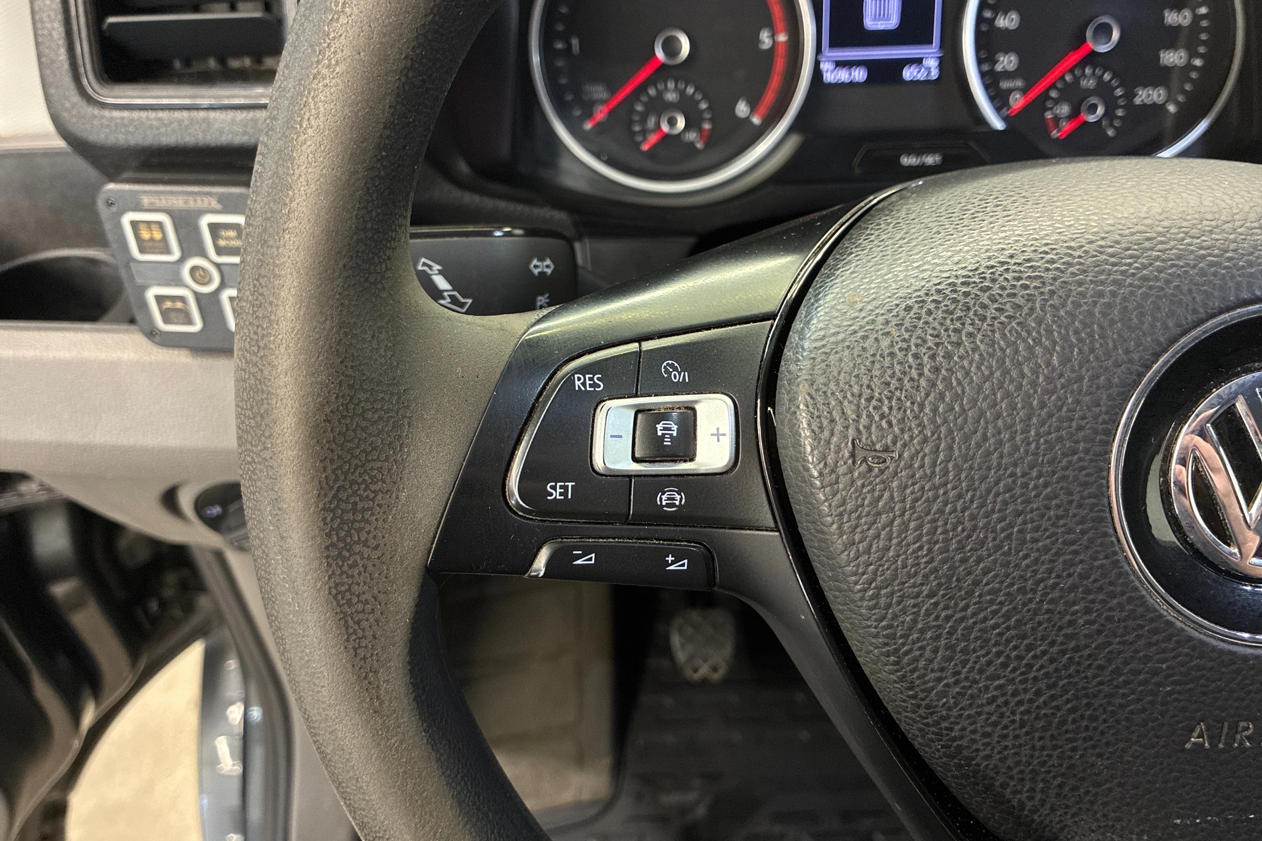 harmaa Volkswagen Crafter 2019 kuva 10.