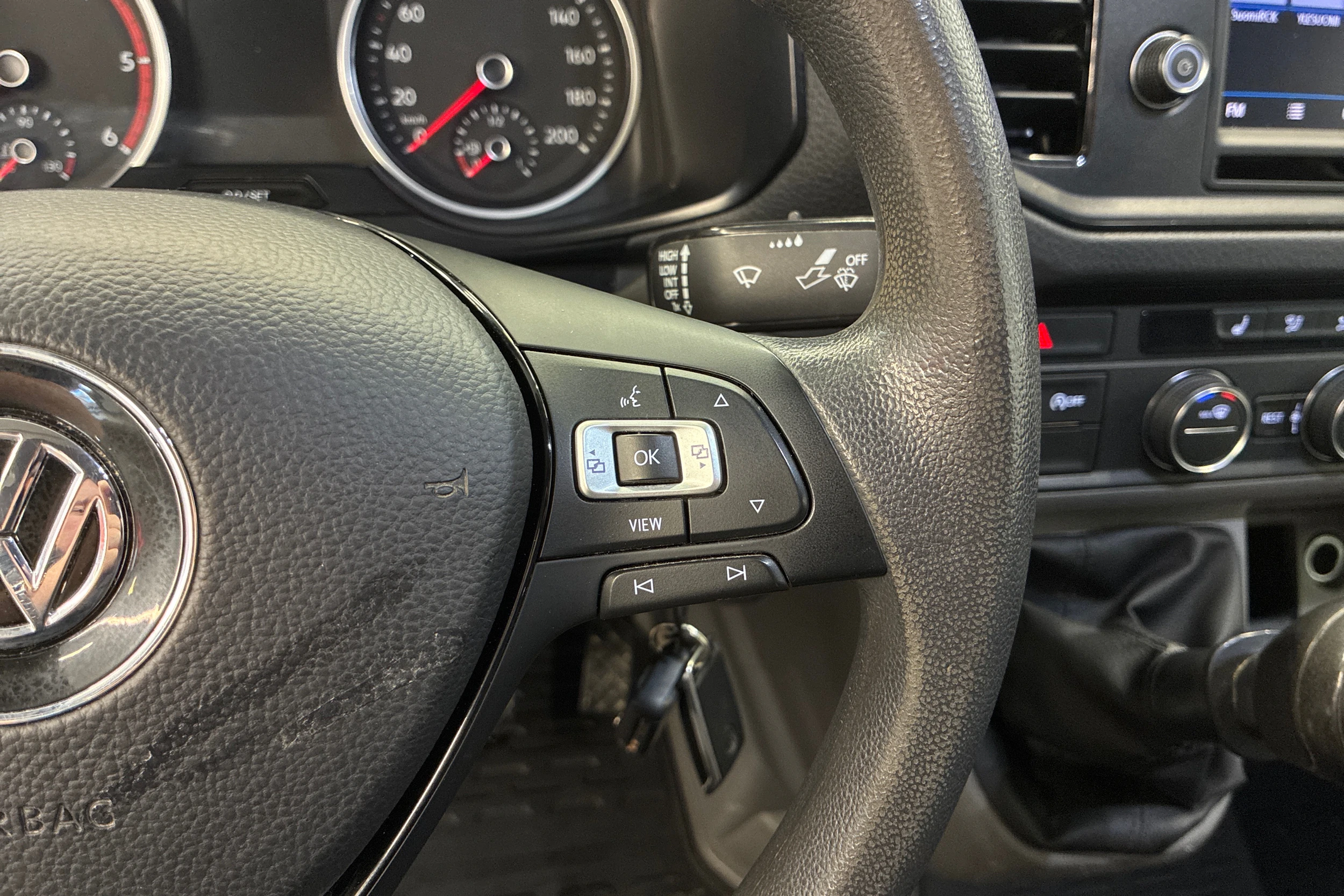 harmaa Volkswagen Crafter 2019 kuva 11.