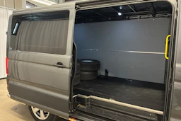 harmaa Volkswagen Crafter 2019 kuva 22.