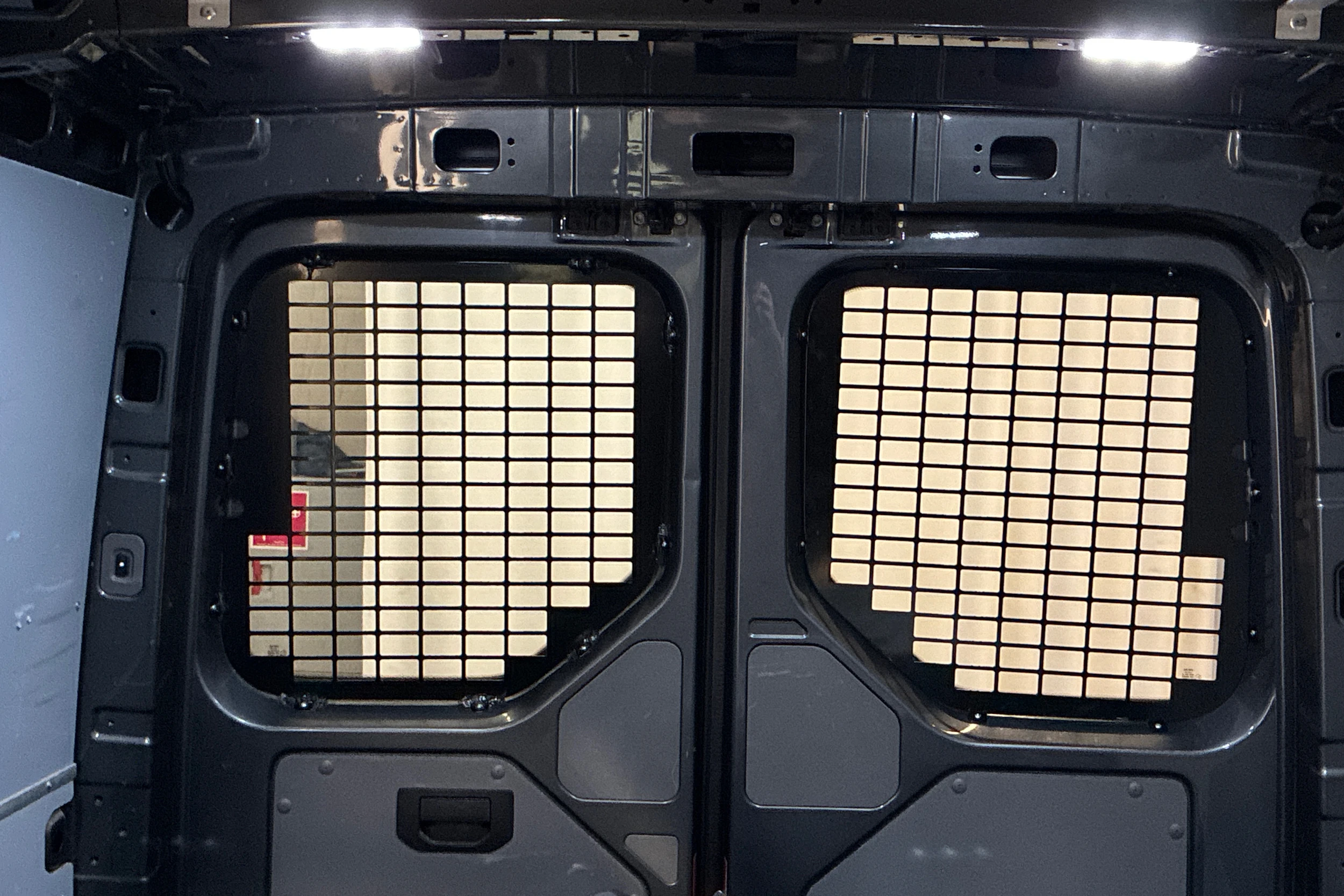 harmaa Volkswagen Crafter 2019 kuva 24.