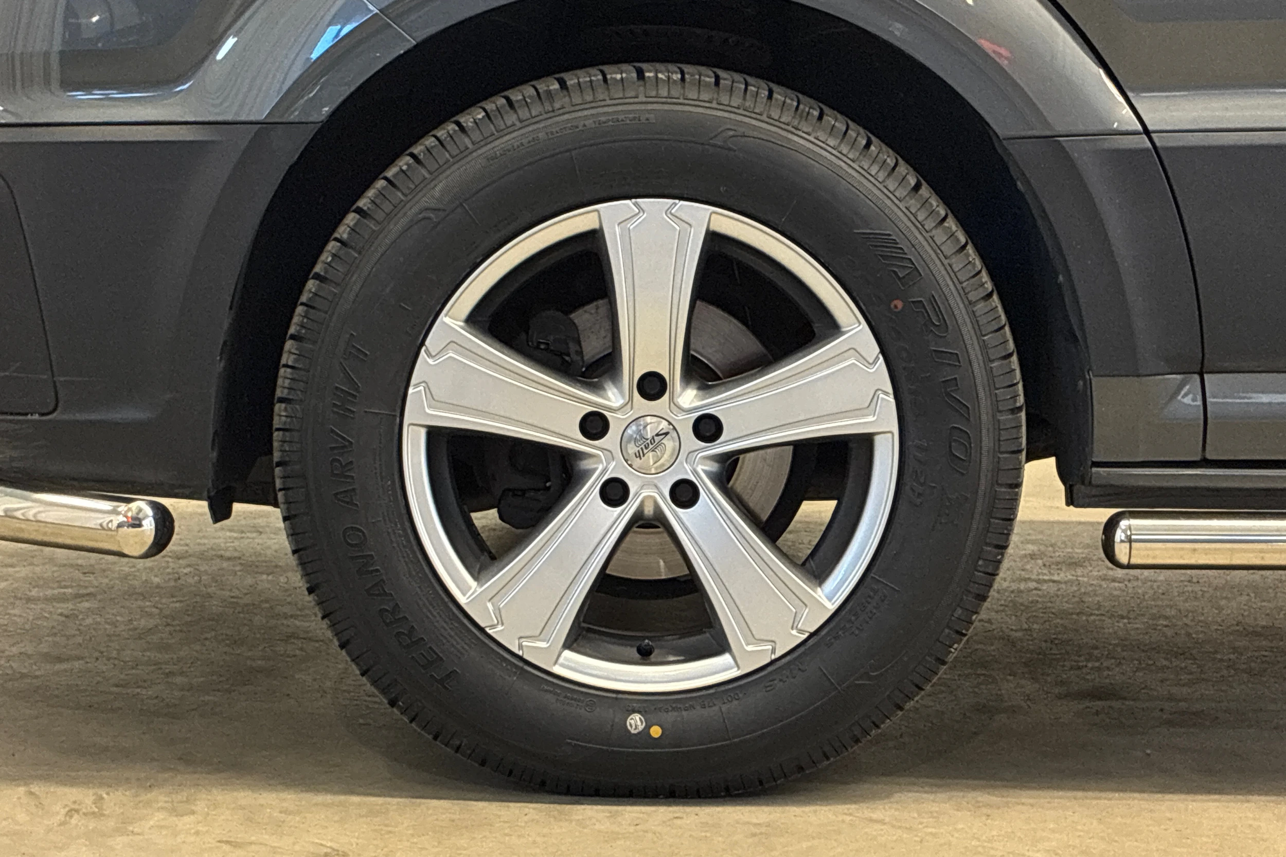 harmaa Volkswagen Crafter 2019 kuva 26.