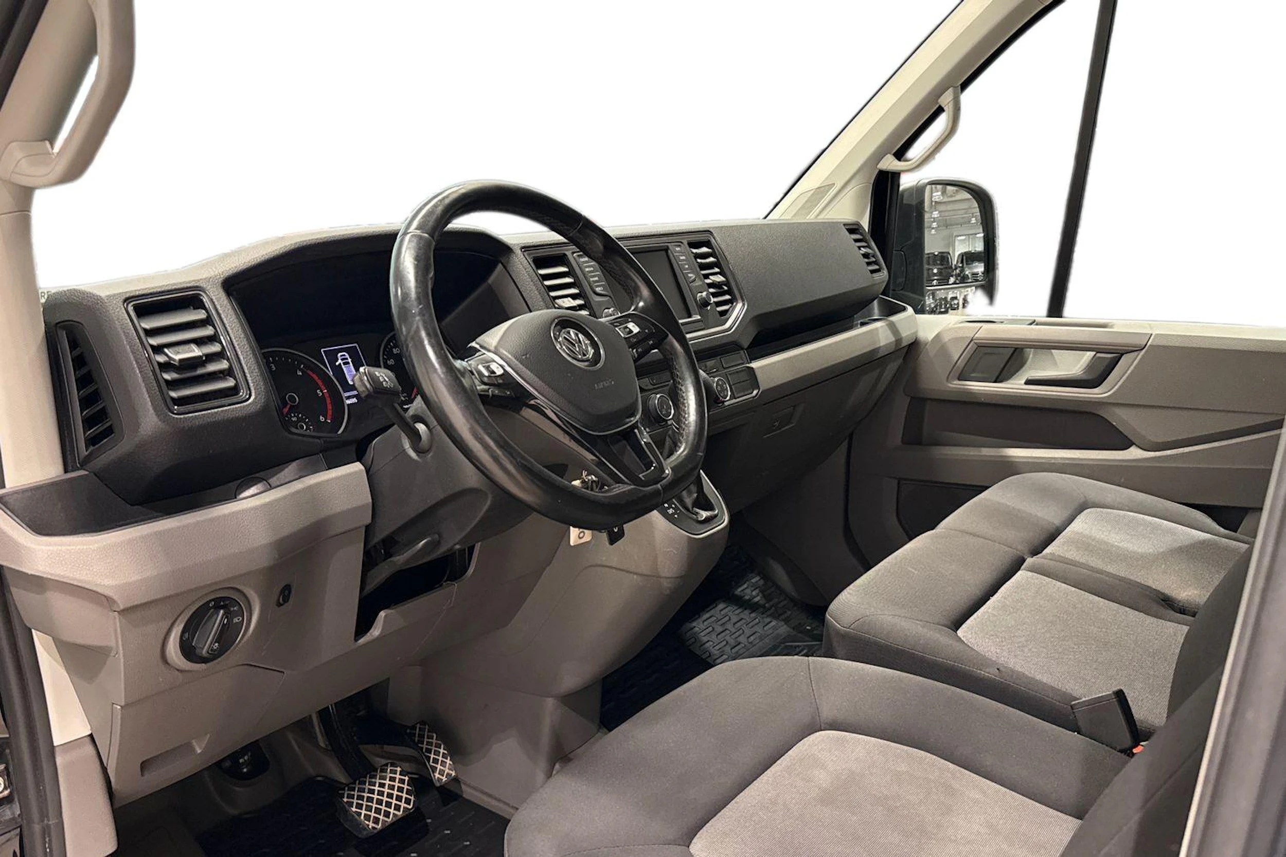 Musta Volkswagen CRAFTER 2019 kuva 8.