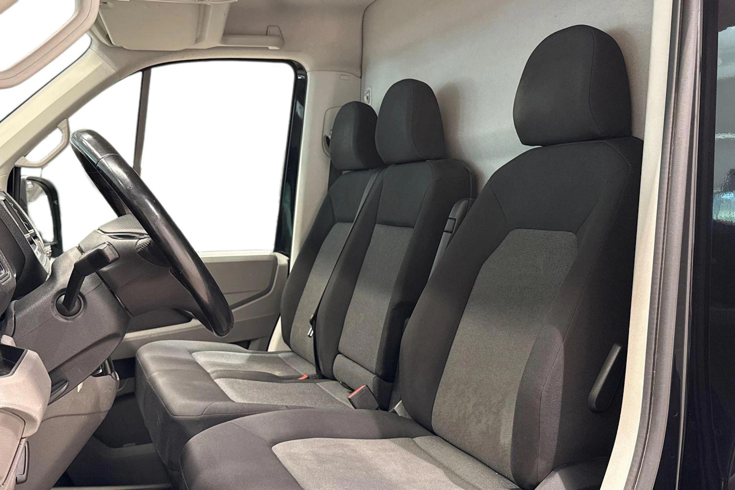 Musta Volkswagen CRAFTER 2019 kuva 11.