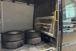 Musta Volkswagen CRAFTER 2019 kuva 16.