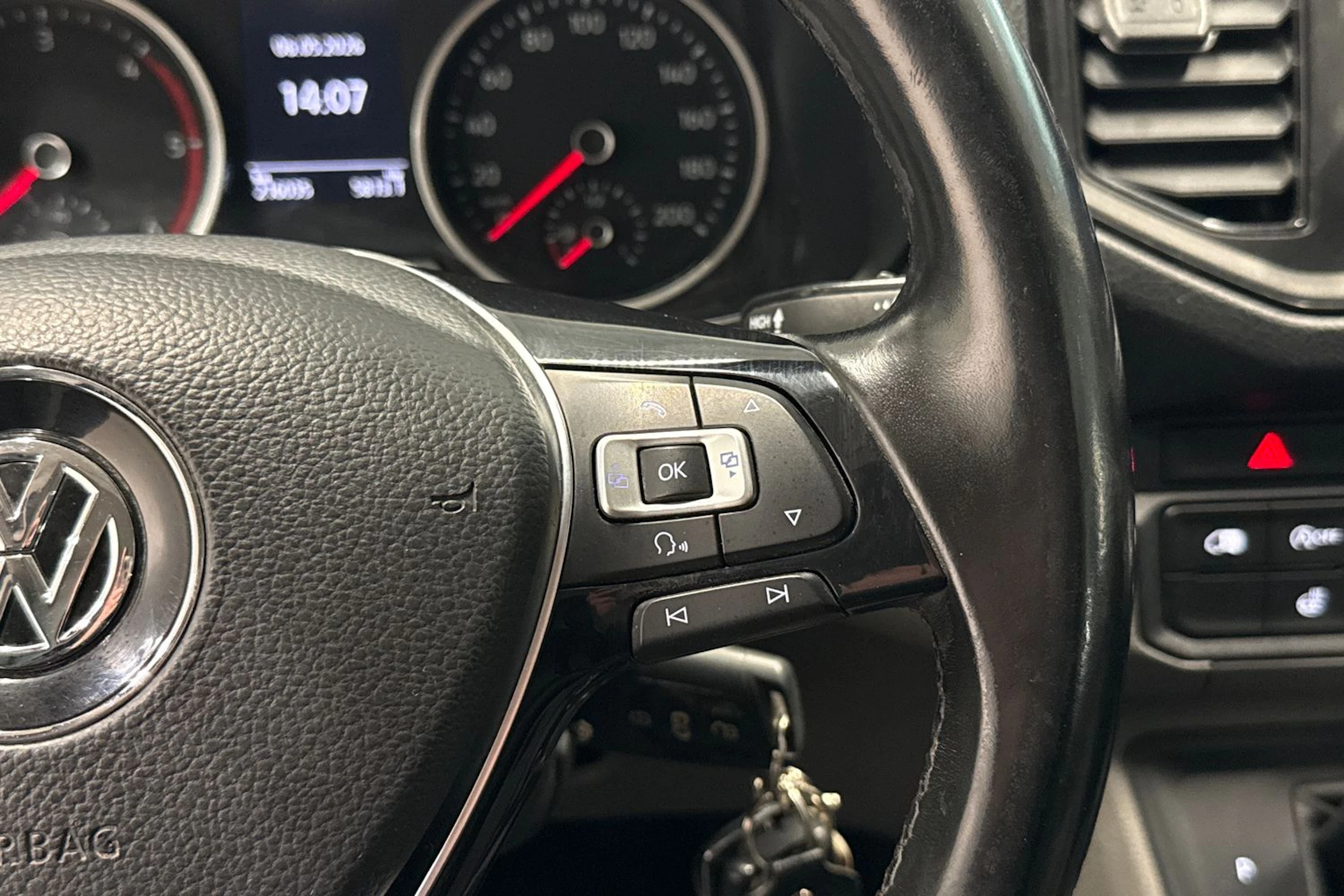 Musta Volkswagen CRAFTER 2019 kuva 21.