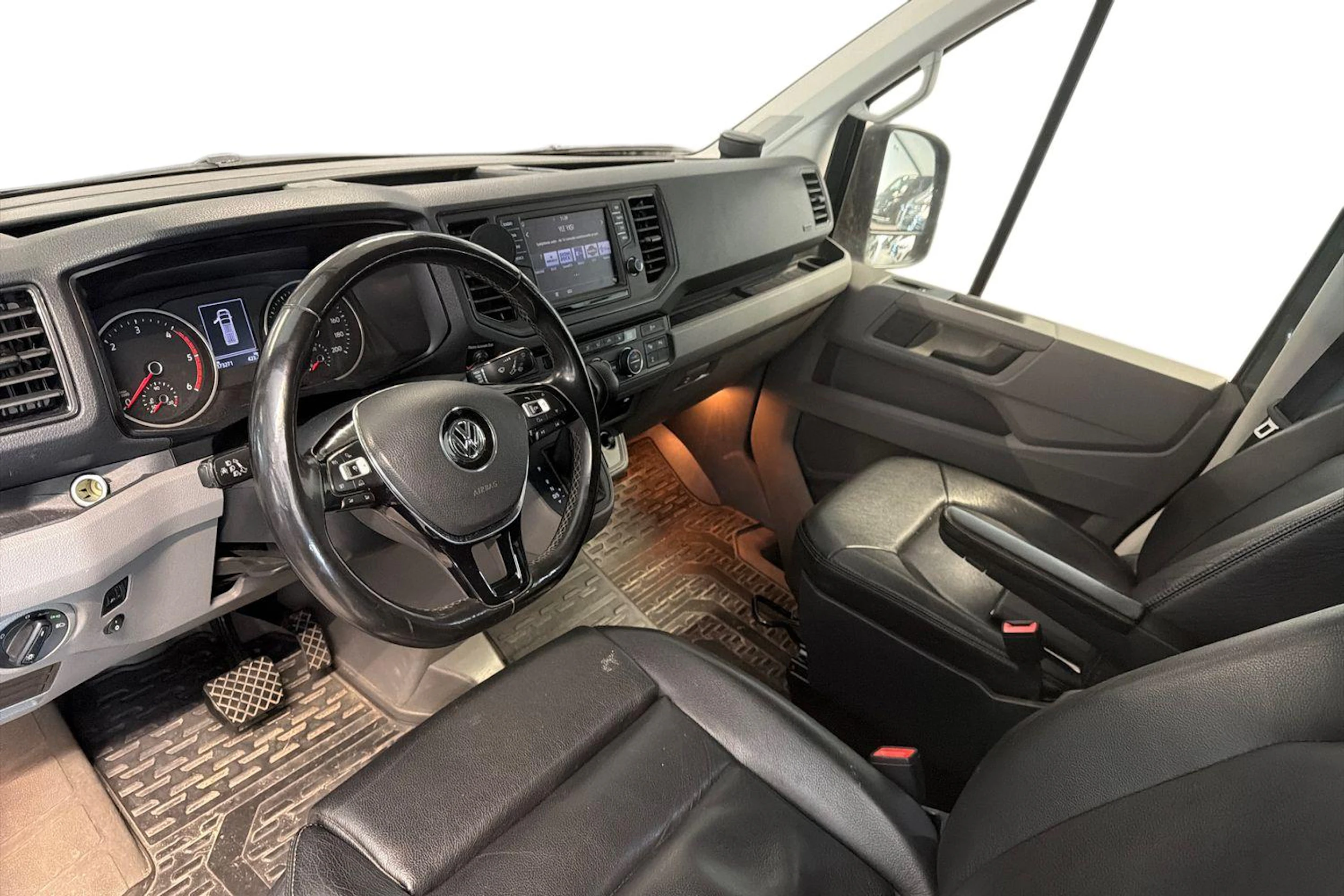 harmaa Volkswagen Crafter 2019 kuva 3.