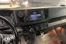 harmaa Volkswagen Crafter 2019 kuva 4.
