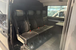 harmaa Volkswagen Crafter 2019 kuva 6.