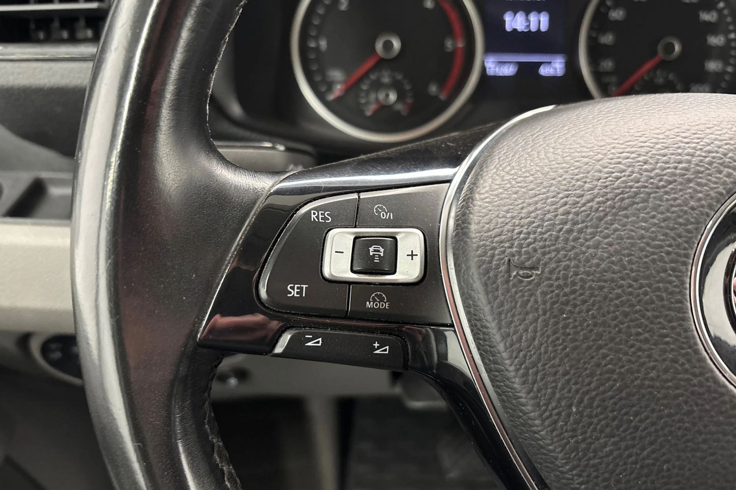 harmaa Volkswagen Crafter 2019 kuva 11.