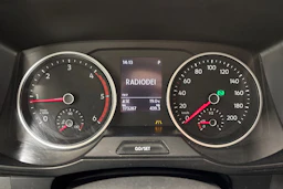 harmaa Volkswagen Crafter 2019 kuva 13.