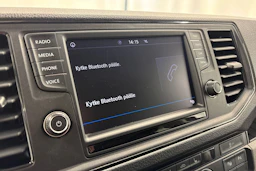 harmaa Volkswagen Crafter 2019 kuva 16.