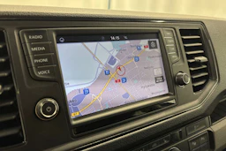 harmaa Volkswagen Crafter 2019 kuva 17.