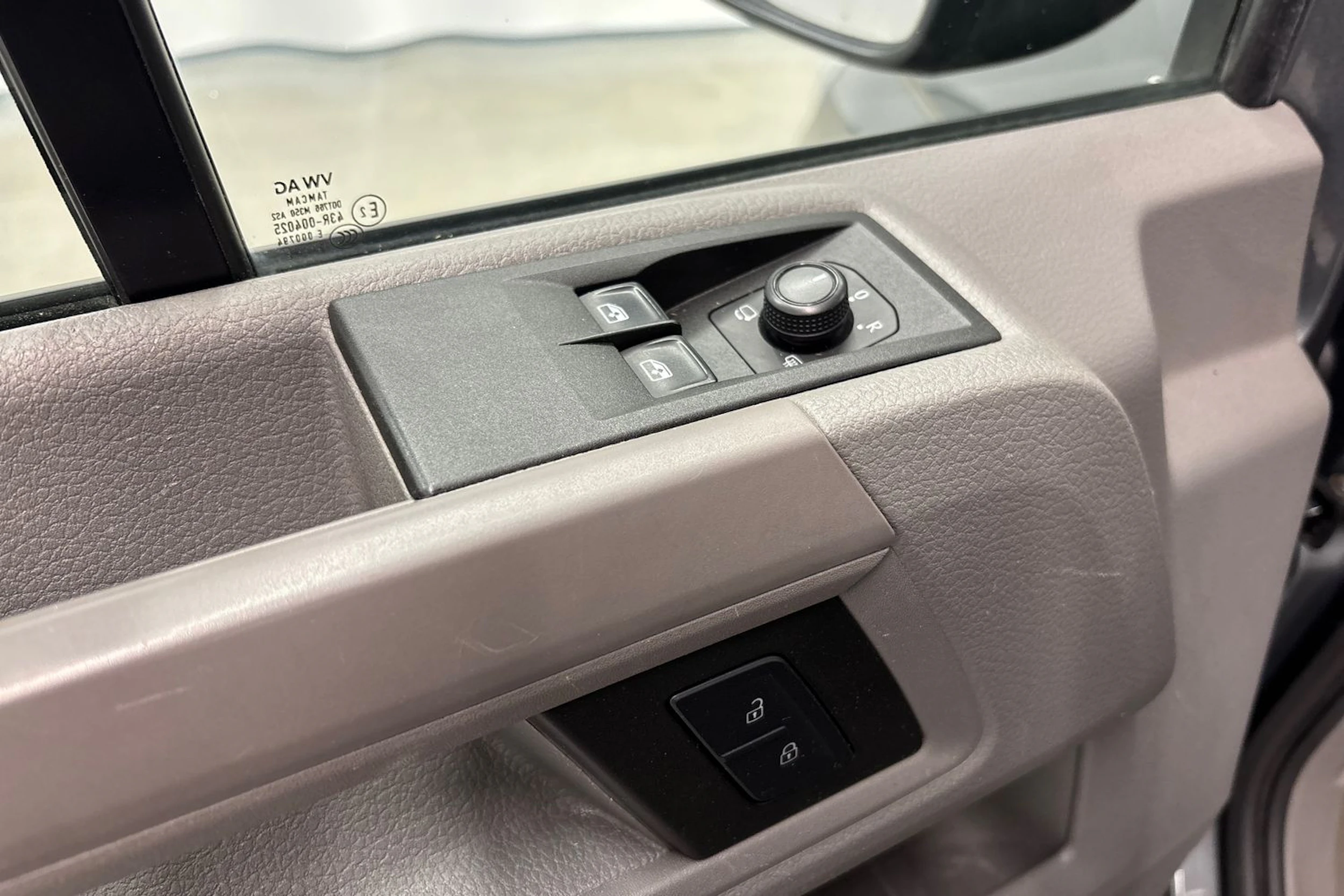 harmaa Volkswagen Crafter 2019 kuva 27.