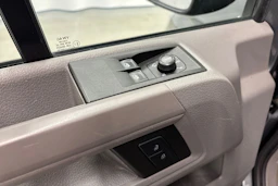 harmaa Volkswagen Crafter 2019 kuva 27.