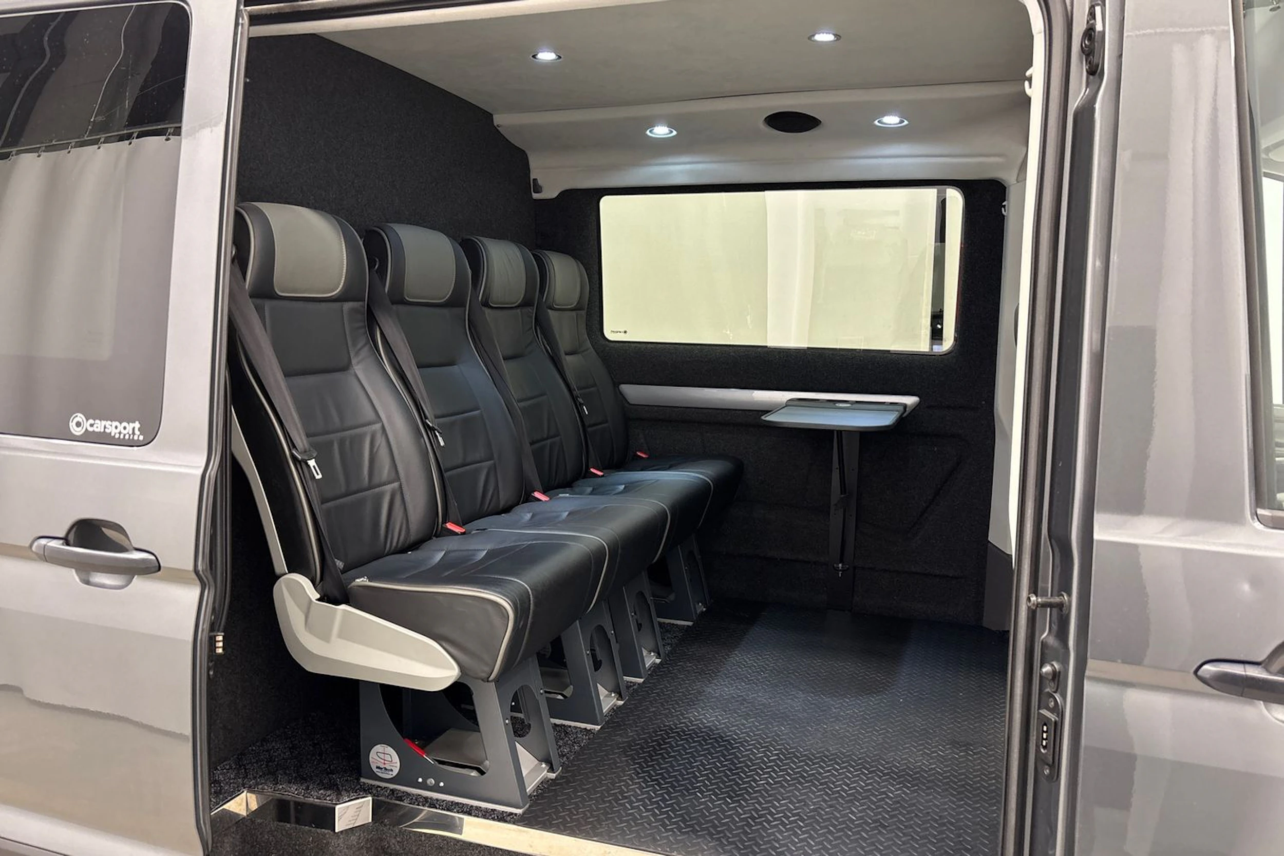 harmaa Volkswagen Crafter 2019 kuva 30.