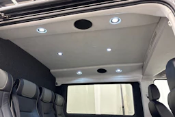 harmaa Volkswagen Crafter 2019 kuva 32.