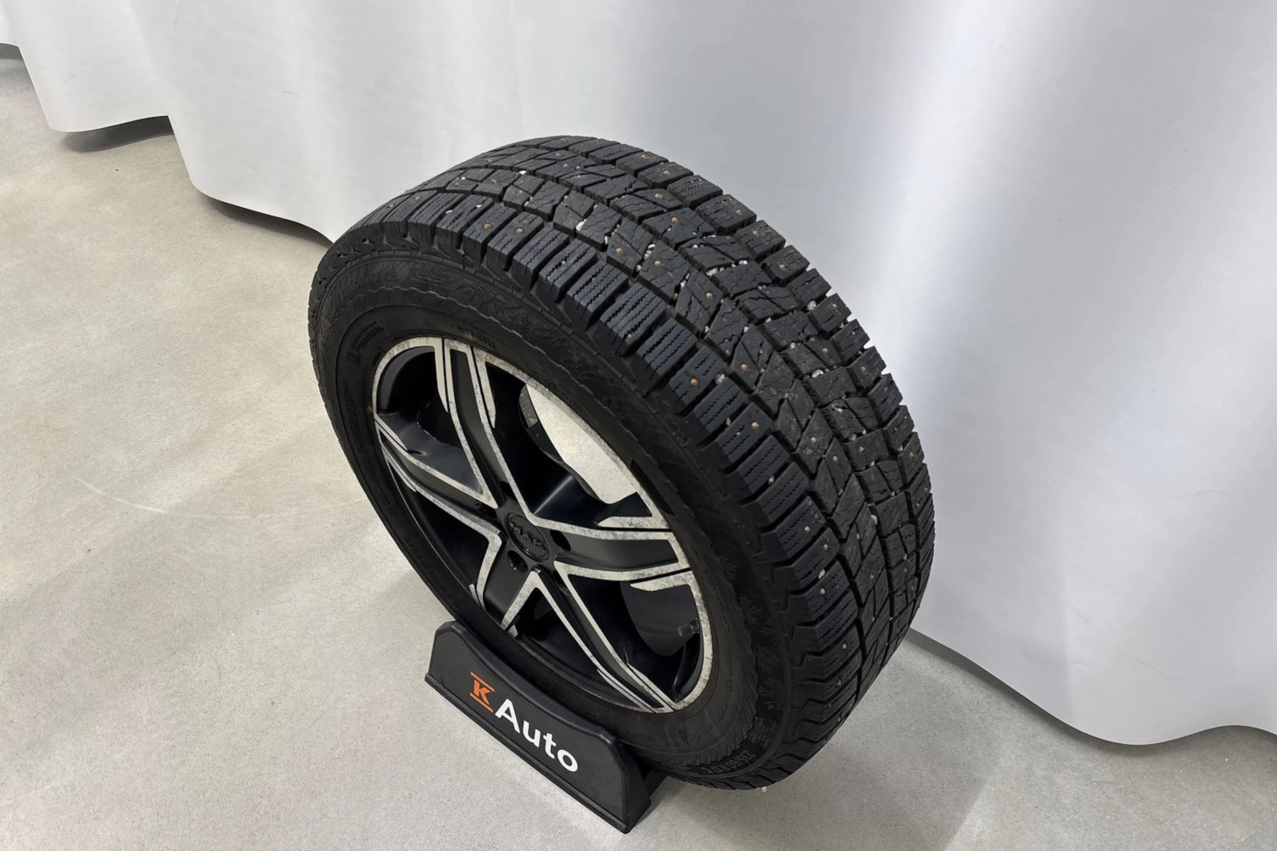 harmaa Volkswagen Crafter 2019 kuva 36.