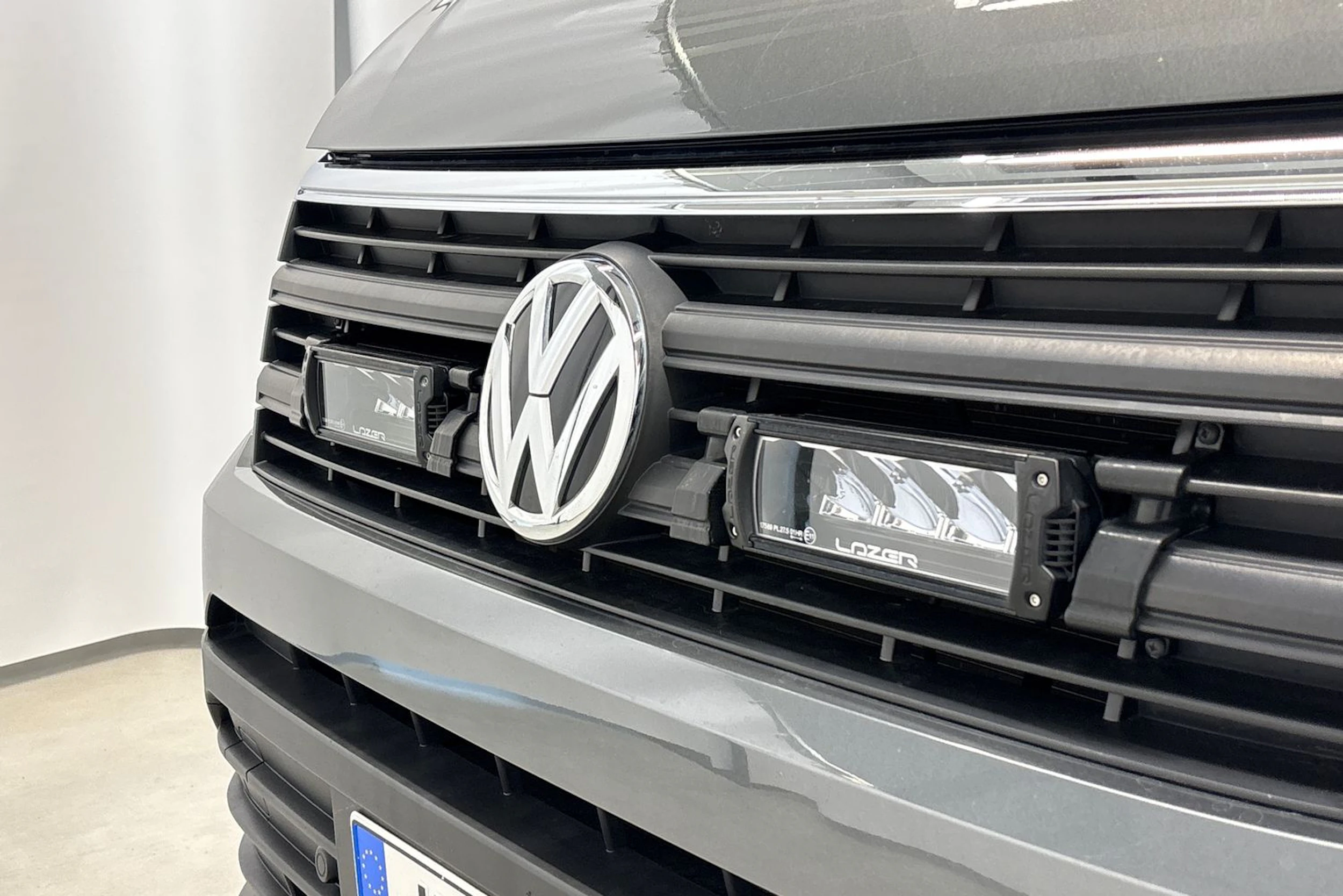 harmaa Volkswagen Crafter 2019 kuva 38.