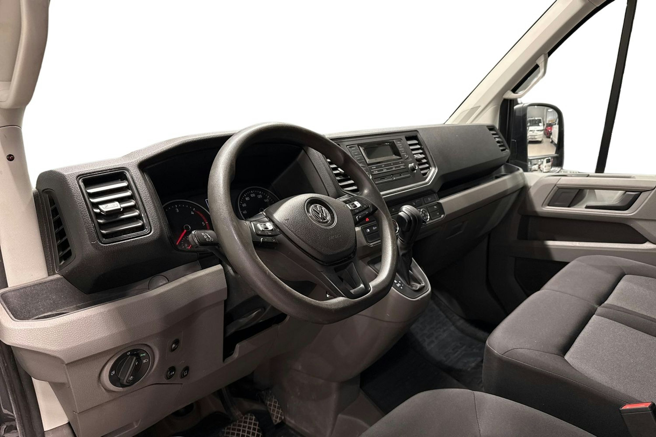 Harmaa Volkswagen CRAFTER 2019 kuva 7.