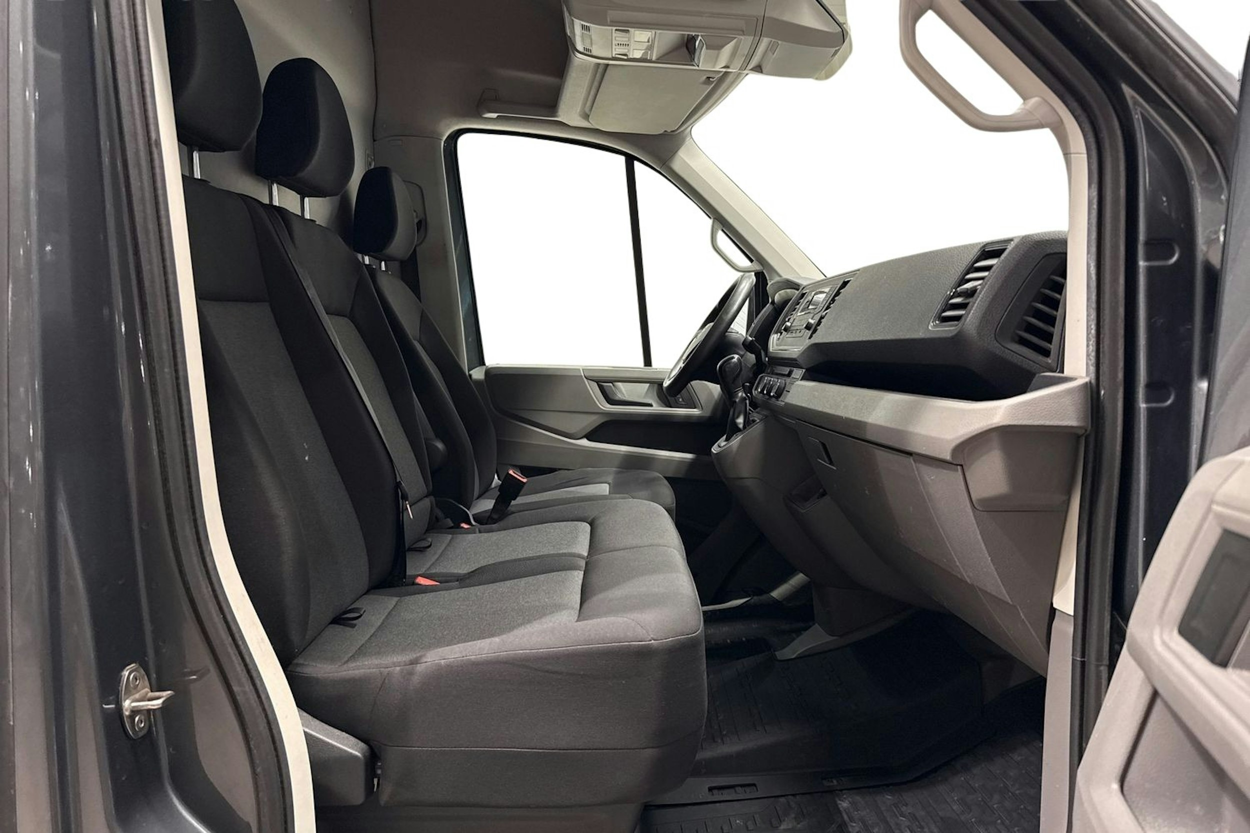 Harmaa Volkswagen CRAFTER 2019 kuva 10.