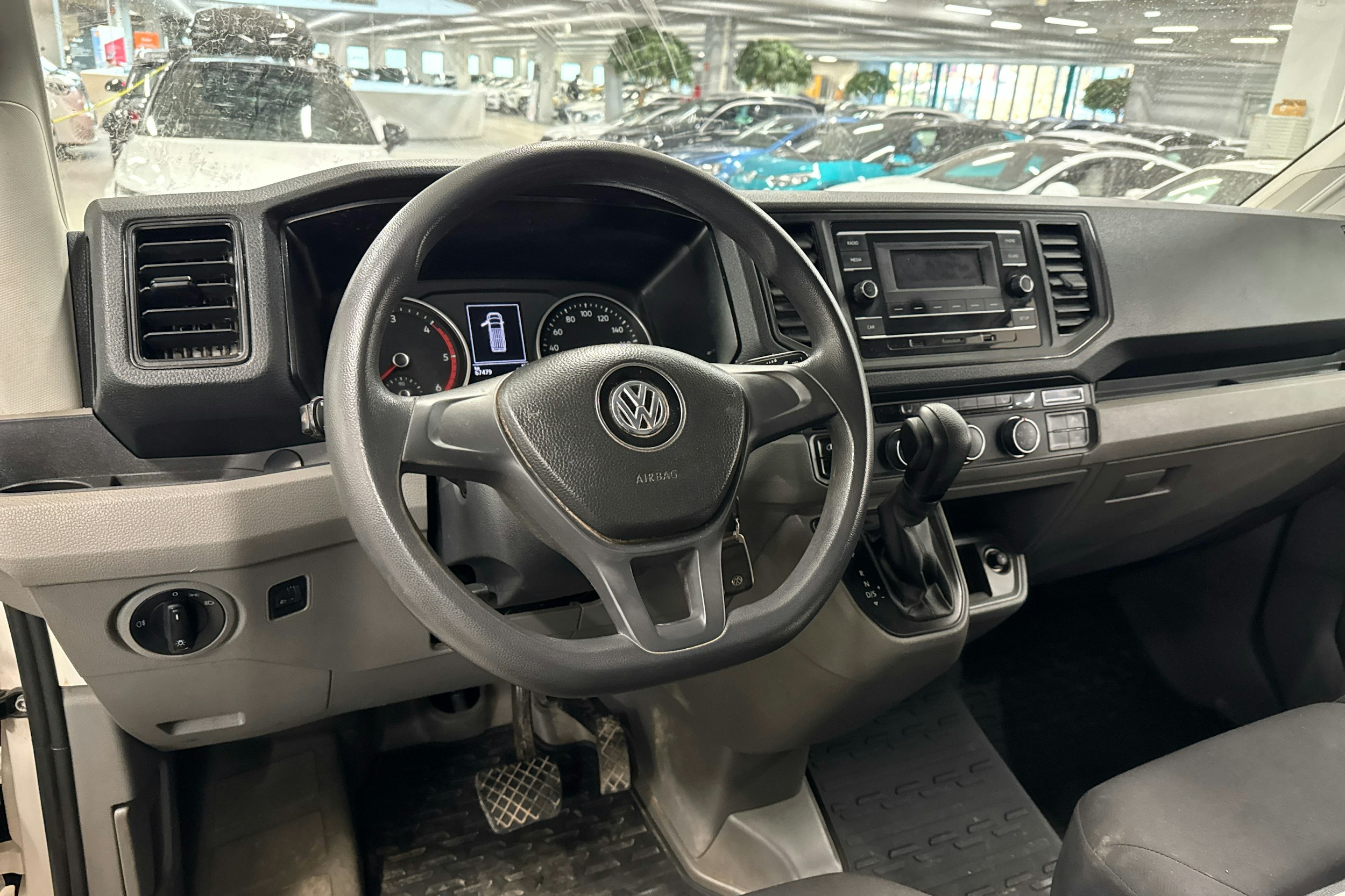 valkoinen Volkswagen Crafter 2019 kuva 3.