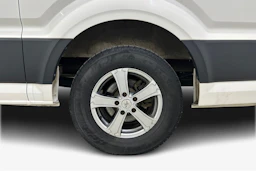 valkoinen Volkswagen Crafter 2019 kuva 9.