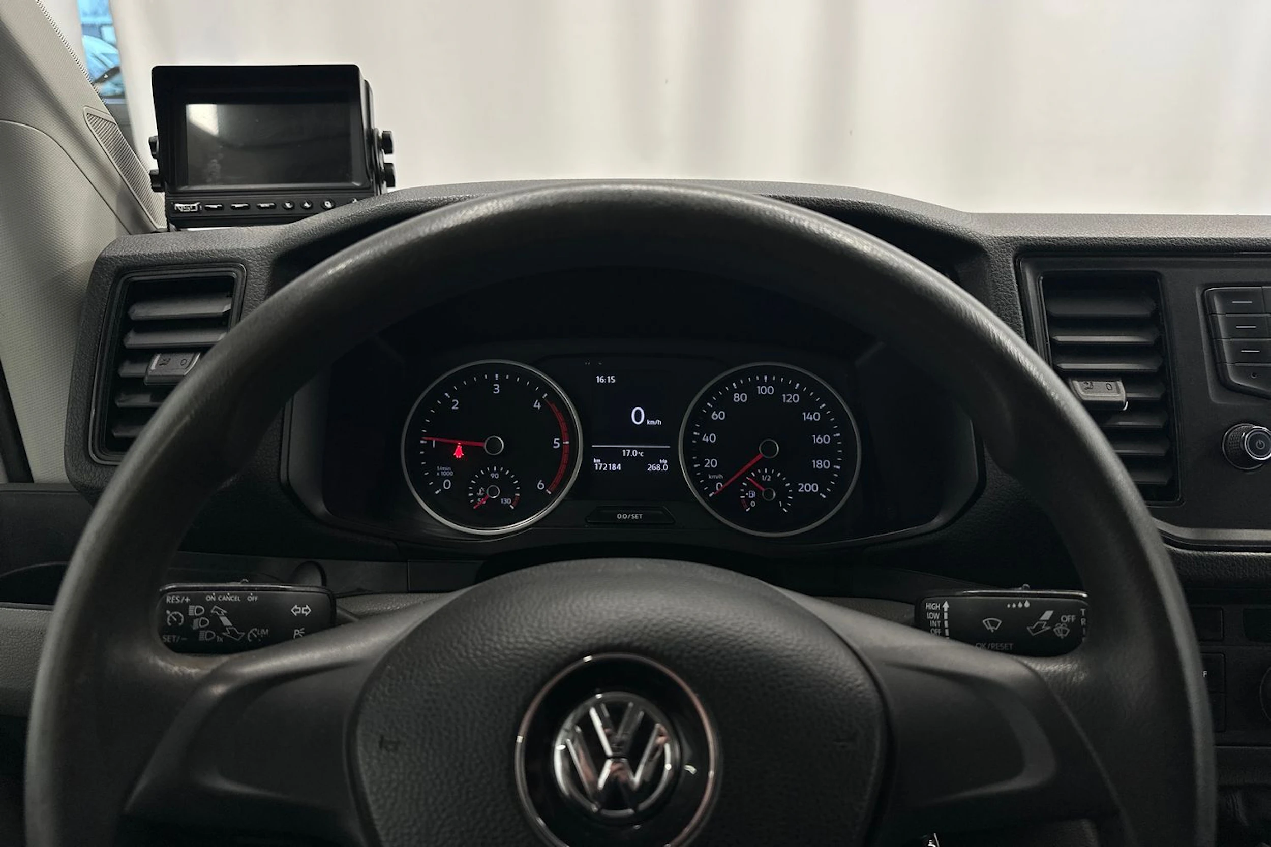 valkoinen Volkswagen Crafter 2019 kuva 11.