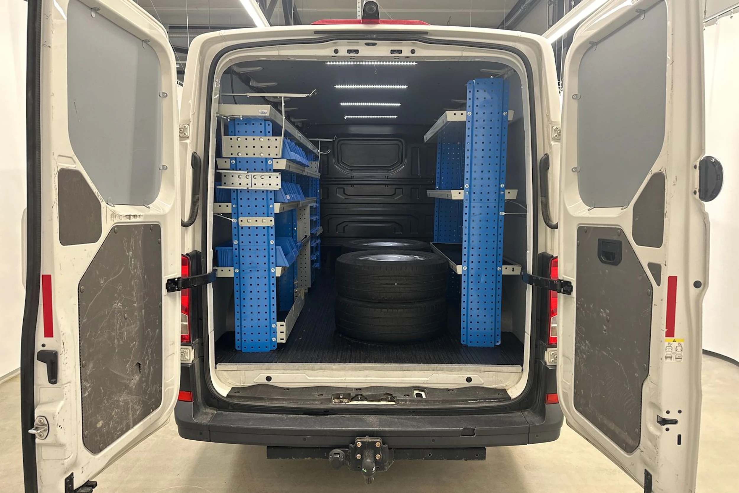 valkoinen Volkswagen Crafter 2019 kuva 19.