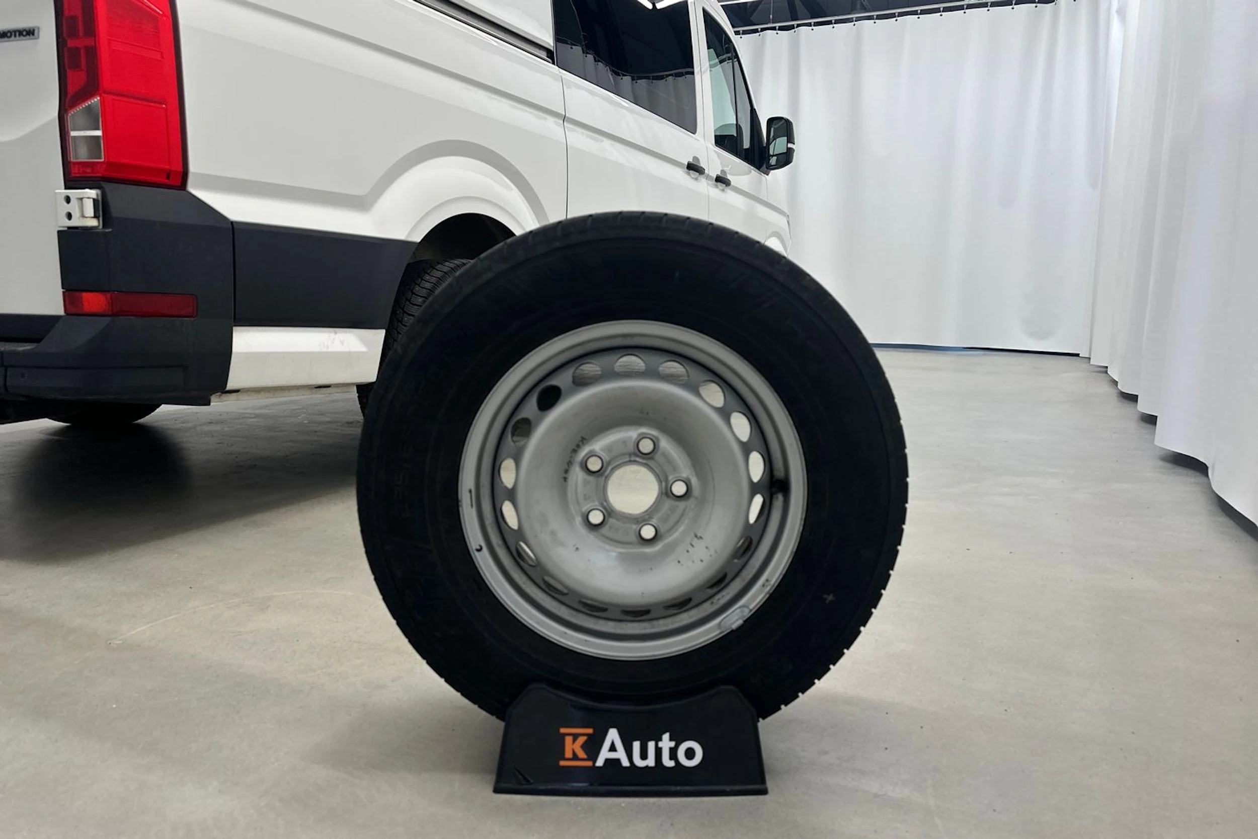 valkoinen Volkswagen Crafter 2019 kuva 22.