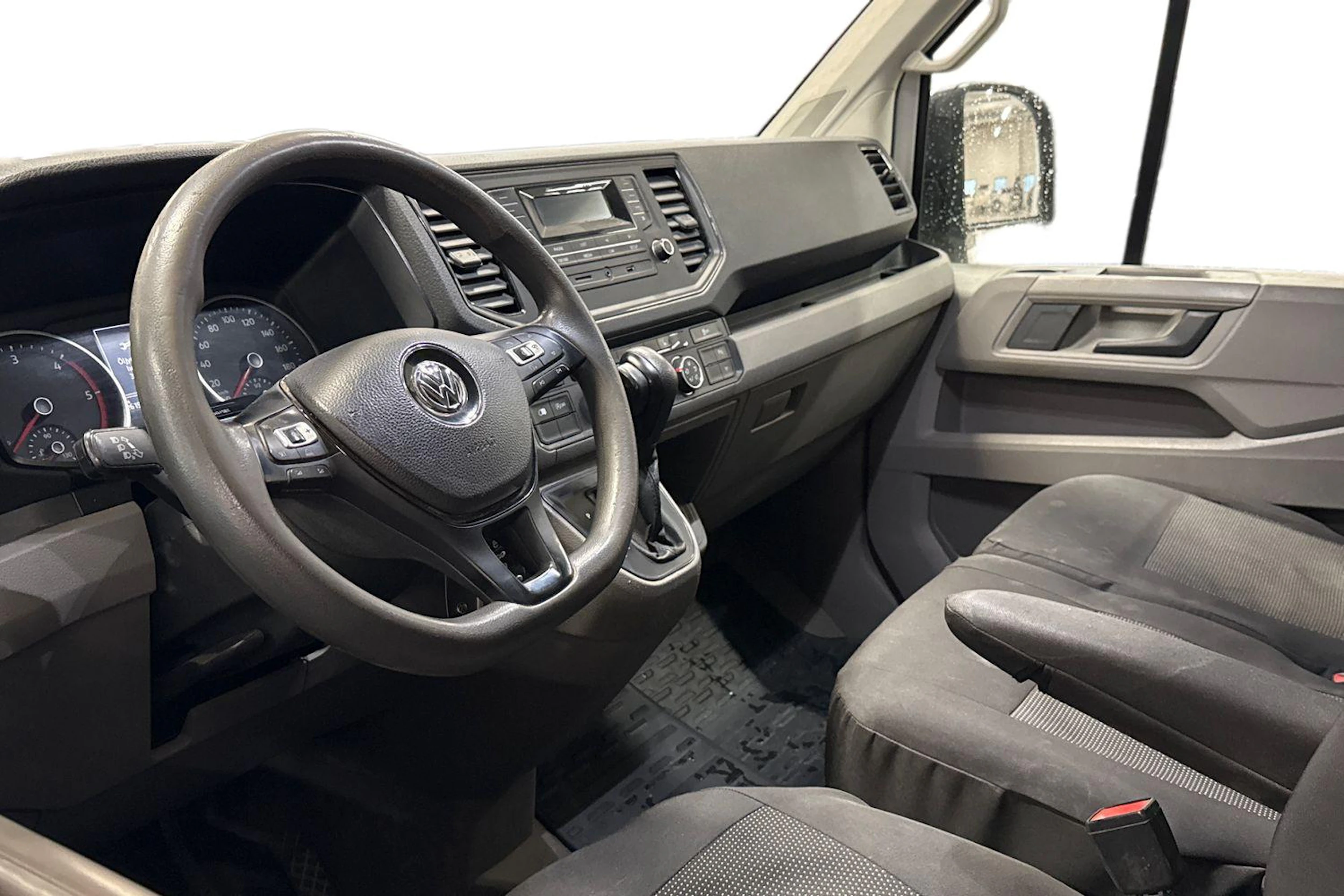 valkoinen Volkswagen Crafter 2019 kuva 3.