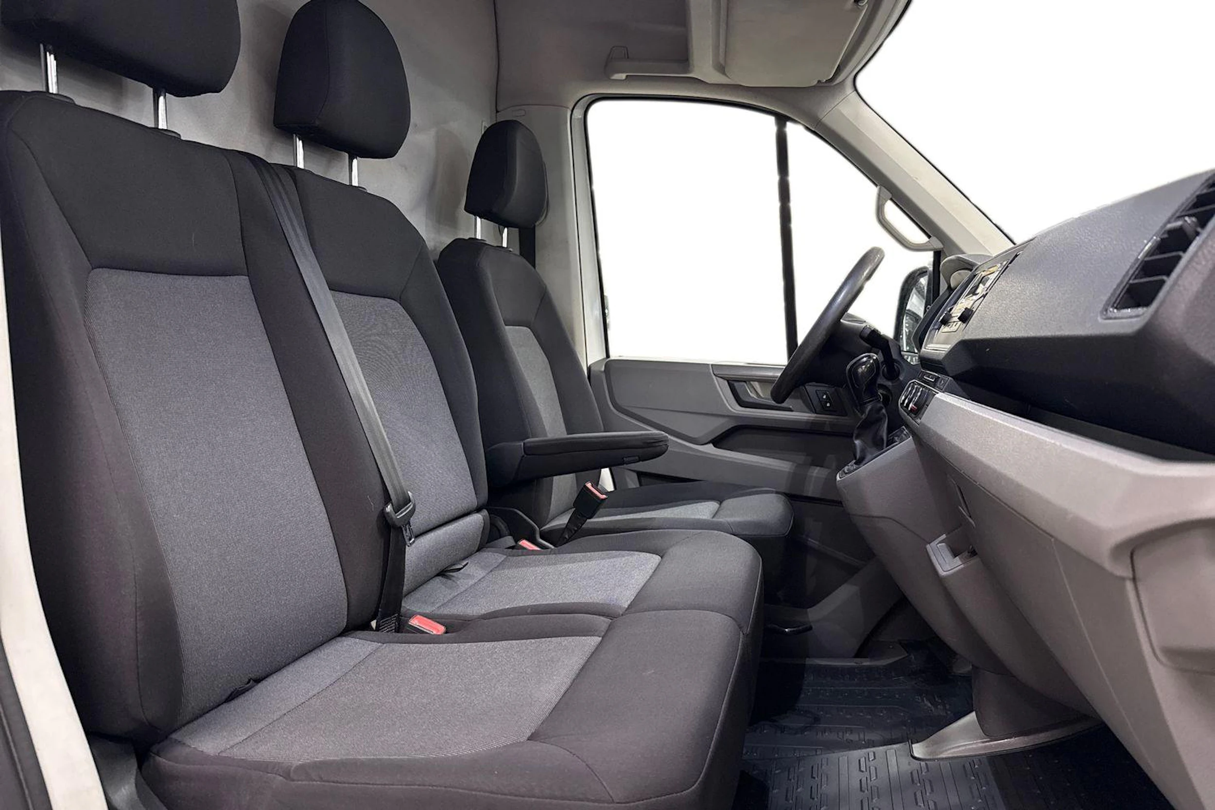 valkoinen Volkswagen Crafter 2019 kuva 11.