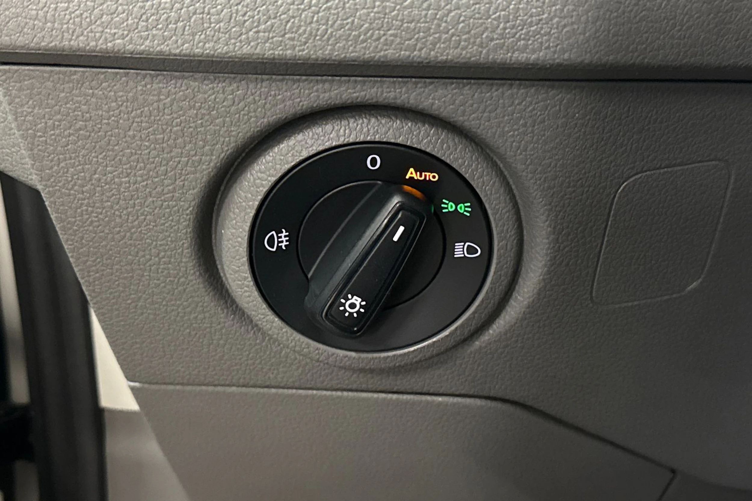 valkoinen Volkswagen Crafter 2019 kuva 19.