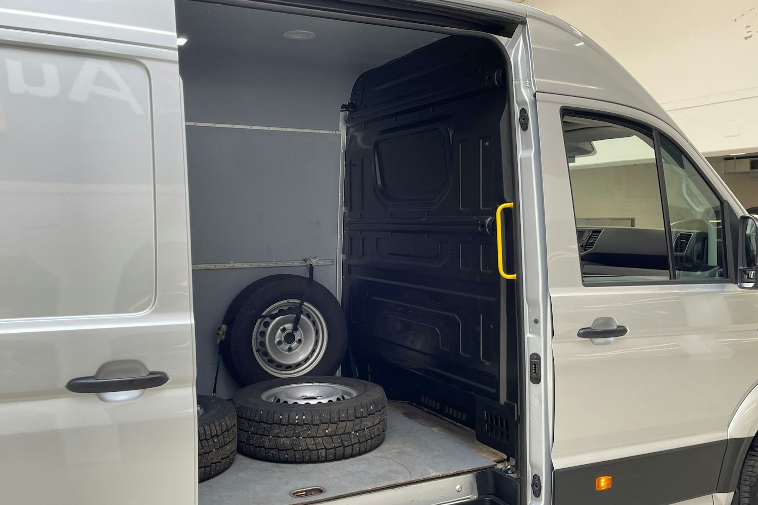 met. hopea Volkswagen Crafter 2019 kuva 13.