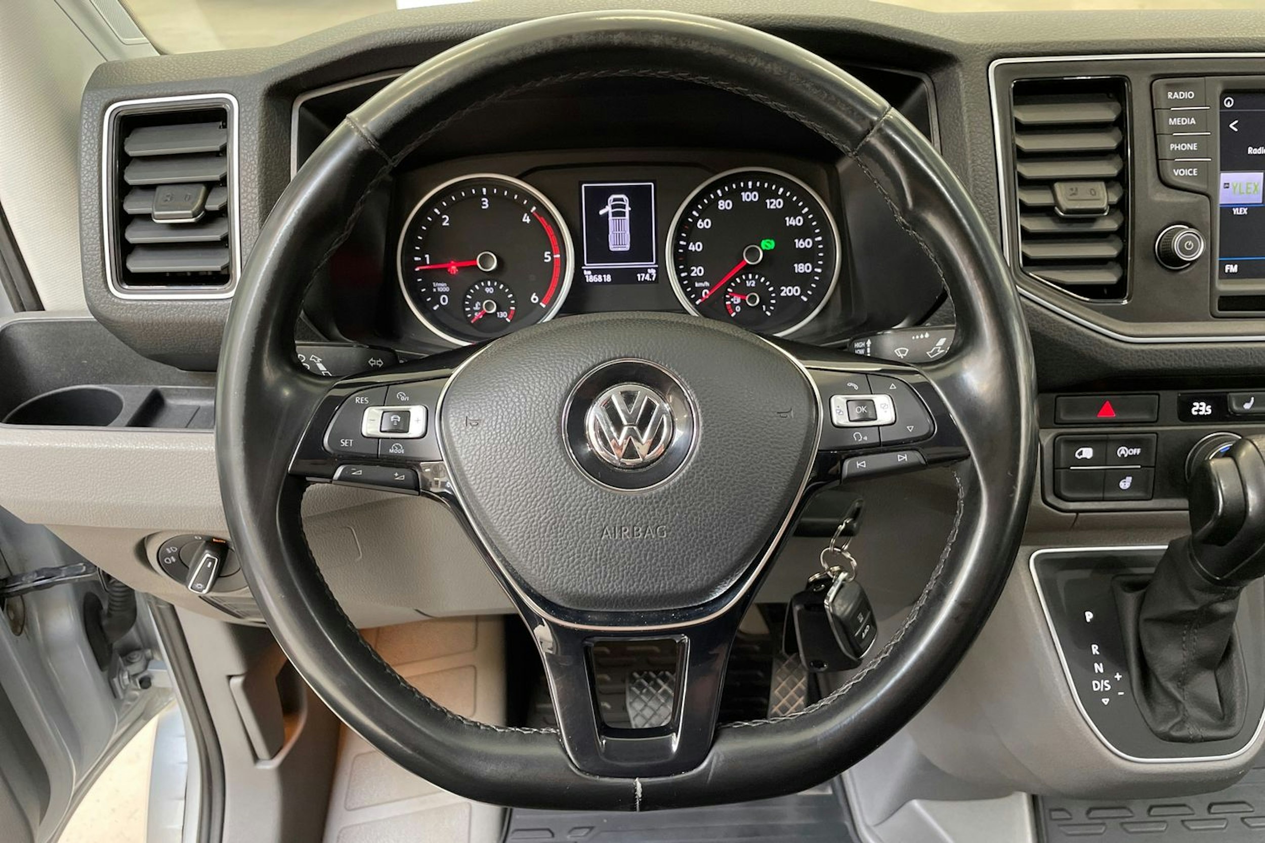 met. hopea Volkswagen Crafter 2019 kuva 16.