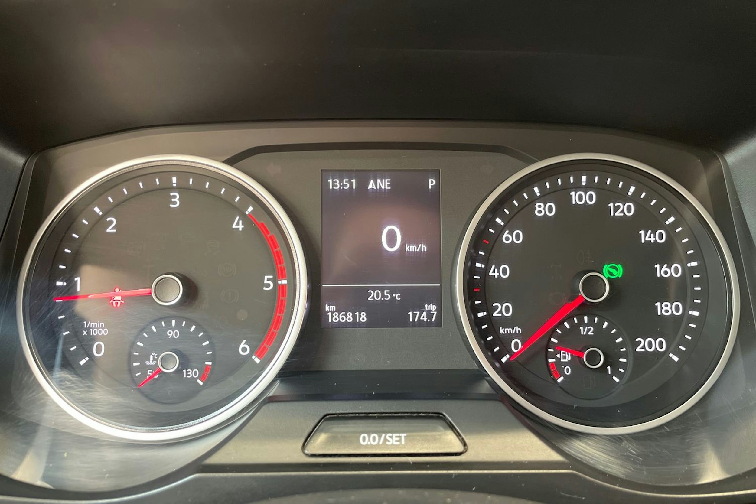 met. hopea Volkswagen Crafter 2019 kuva 19.