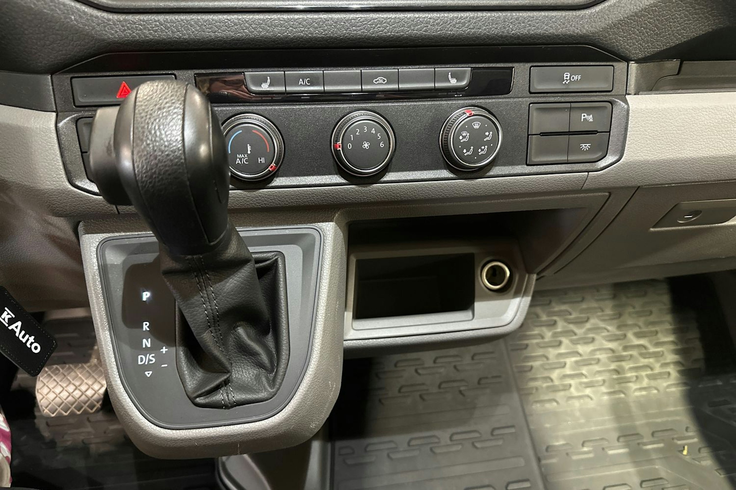 hopea Volkswagen Crafter 2019 kuva 22.