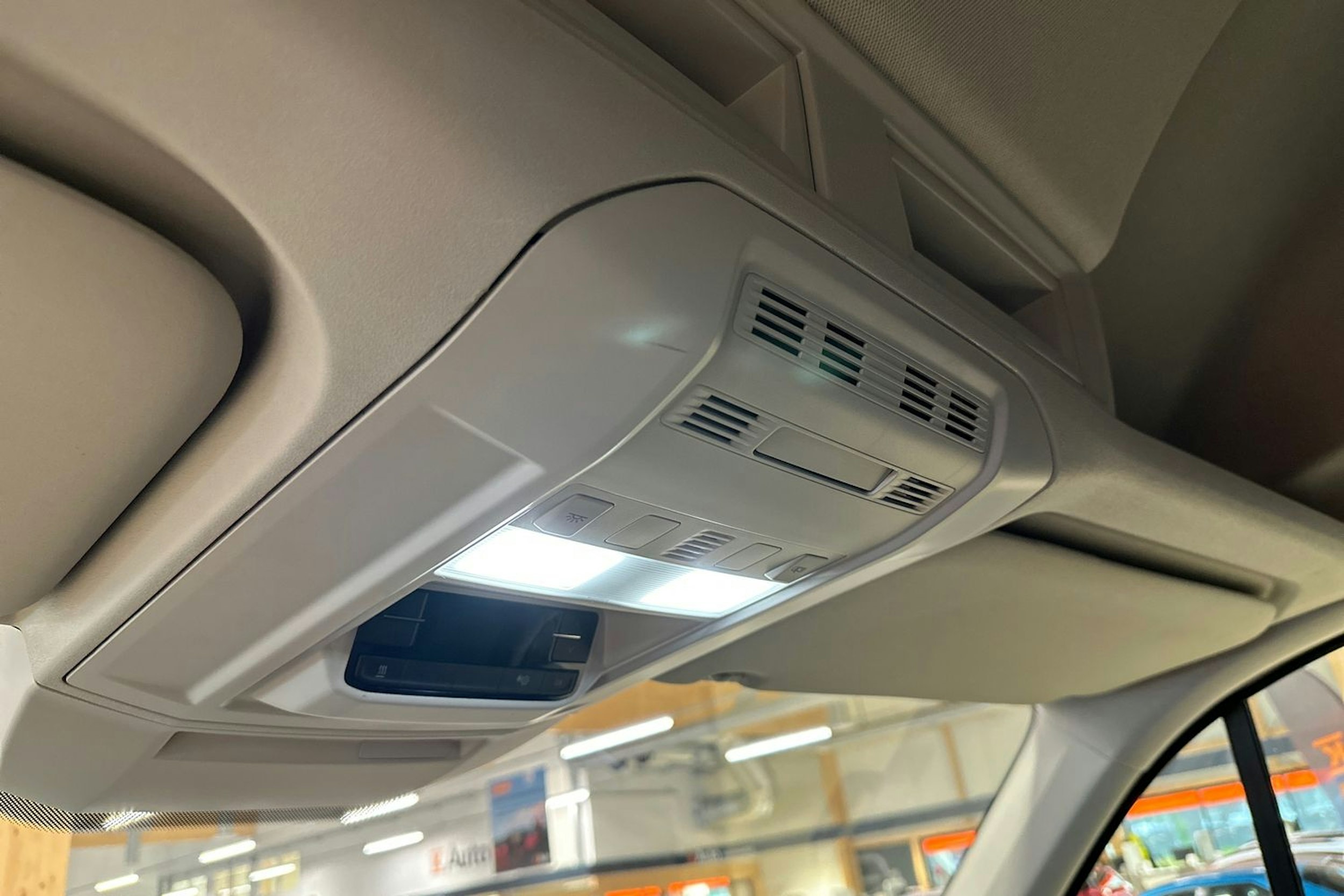 hopea Volkswagen Crafter 2019 kuva 27.