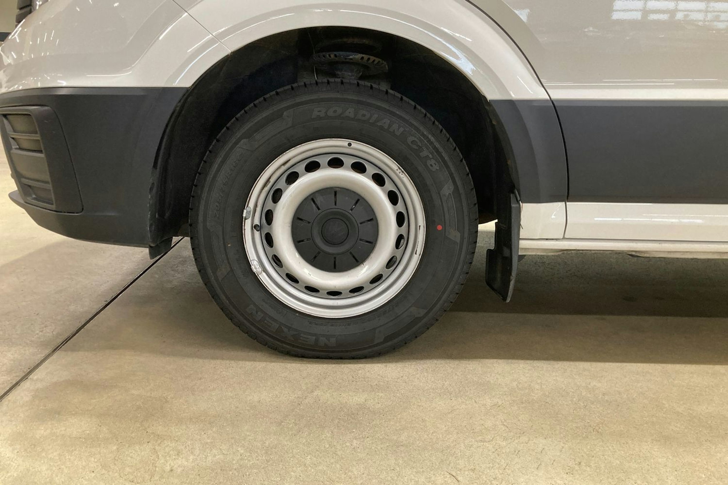 valkoinen Volkswagen Crafter 2019 kuva 9.