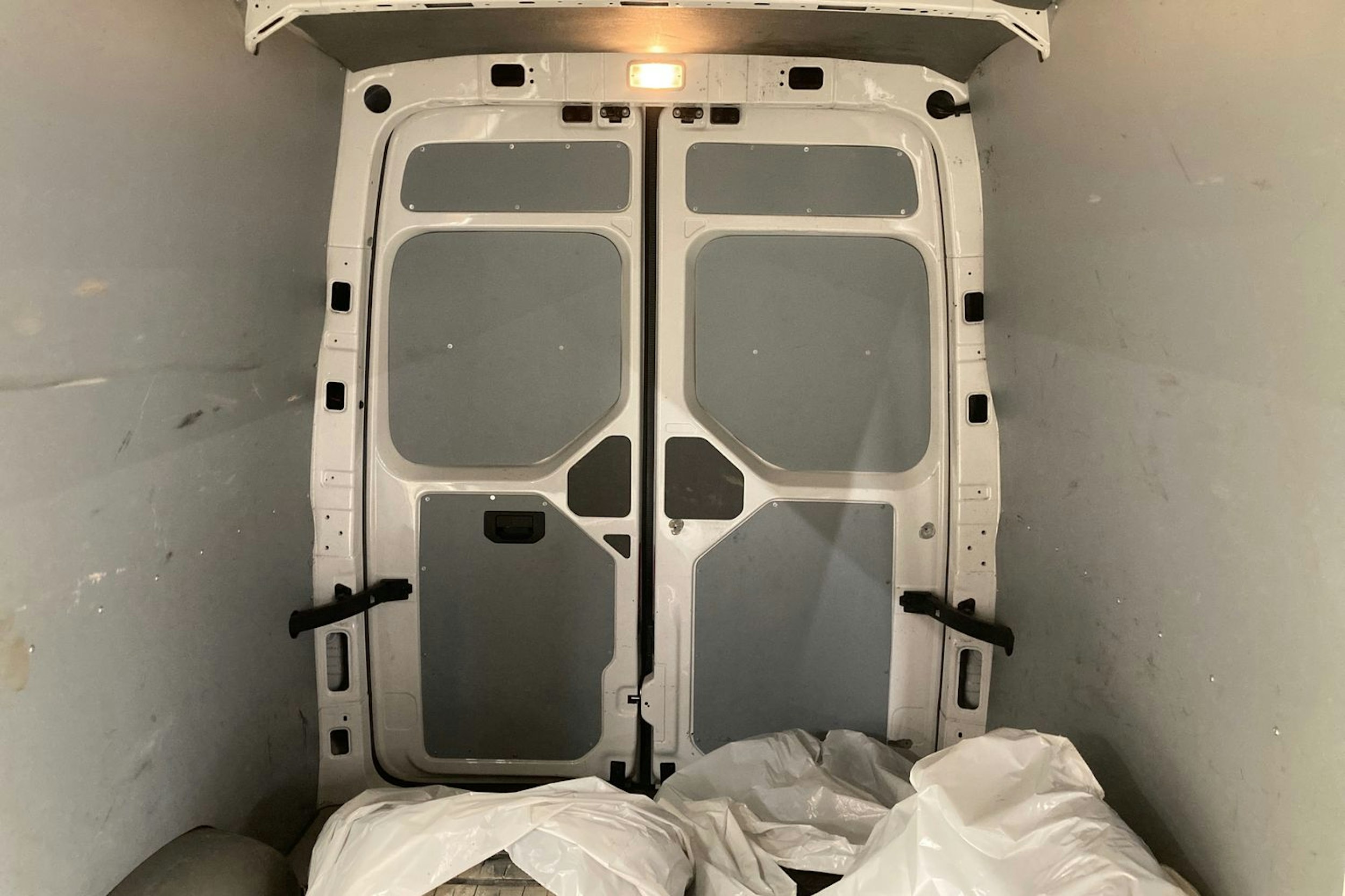 valkoinen Volkswagen Crafter 2019 kuva 11.
