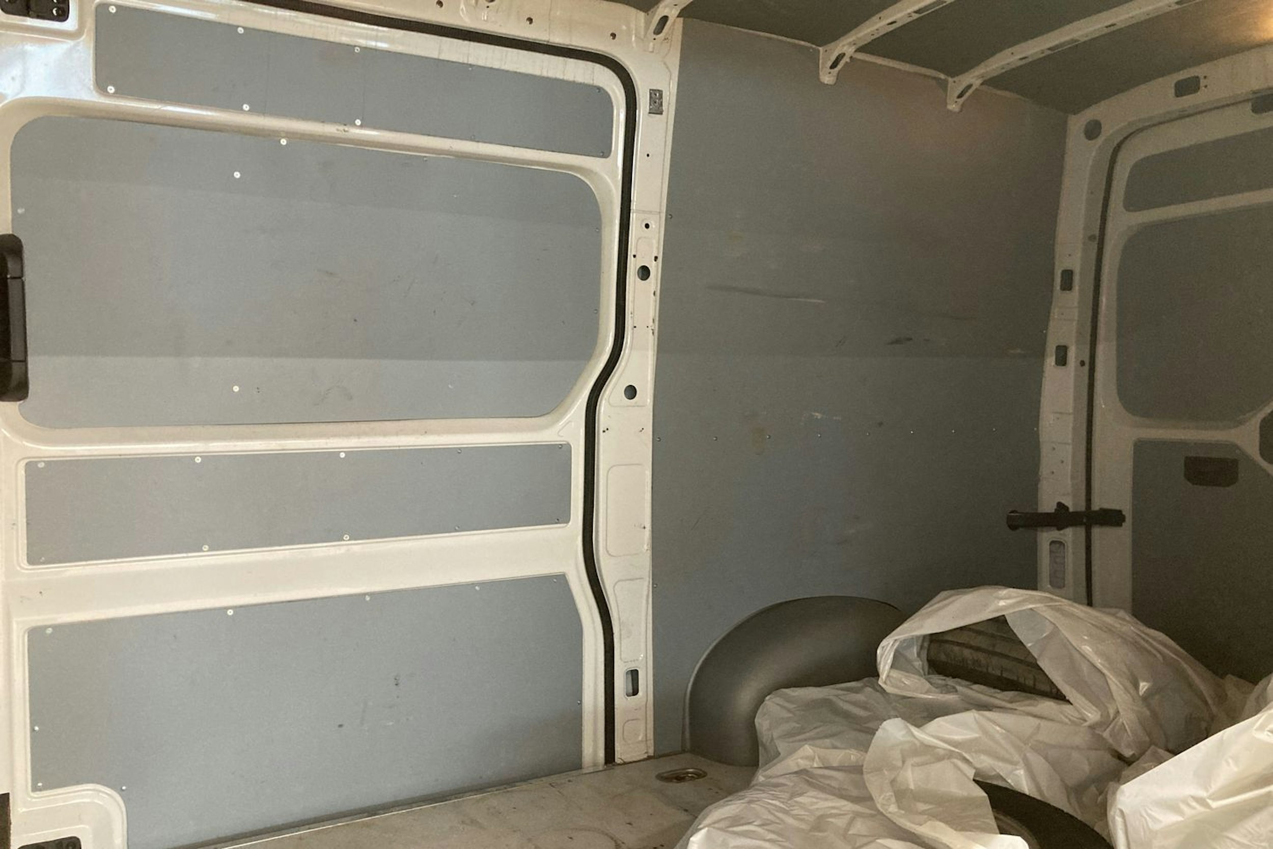 valkoinen Volkswagen Crafter 2019 kuva 12.
