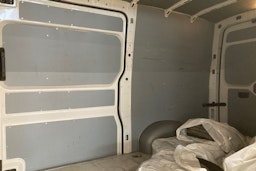 valkoinen Volkswagen Crafter 2019 kuva 12.