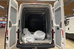 valkoinen Volkswagen Crafter 2019 kuva 13.