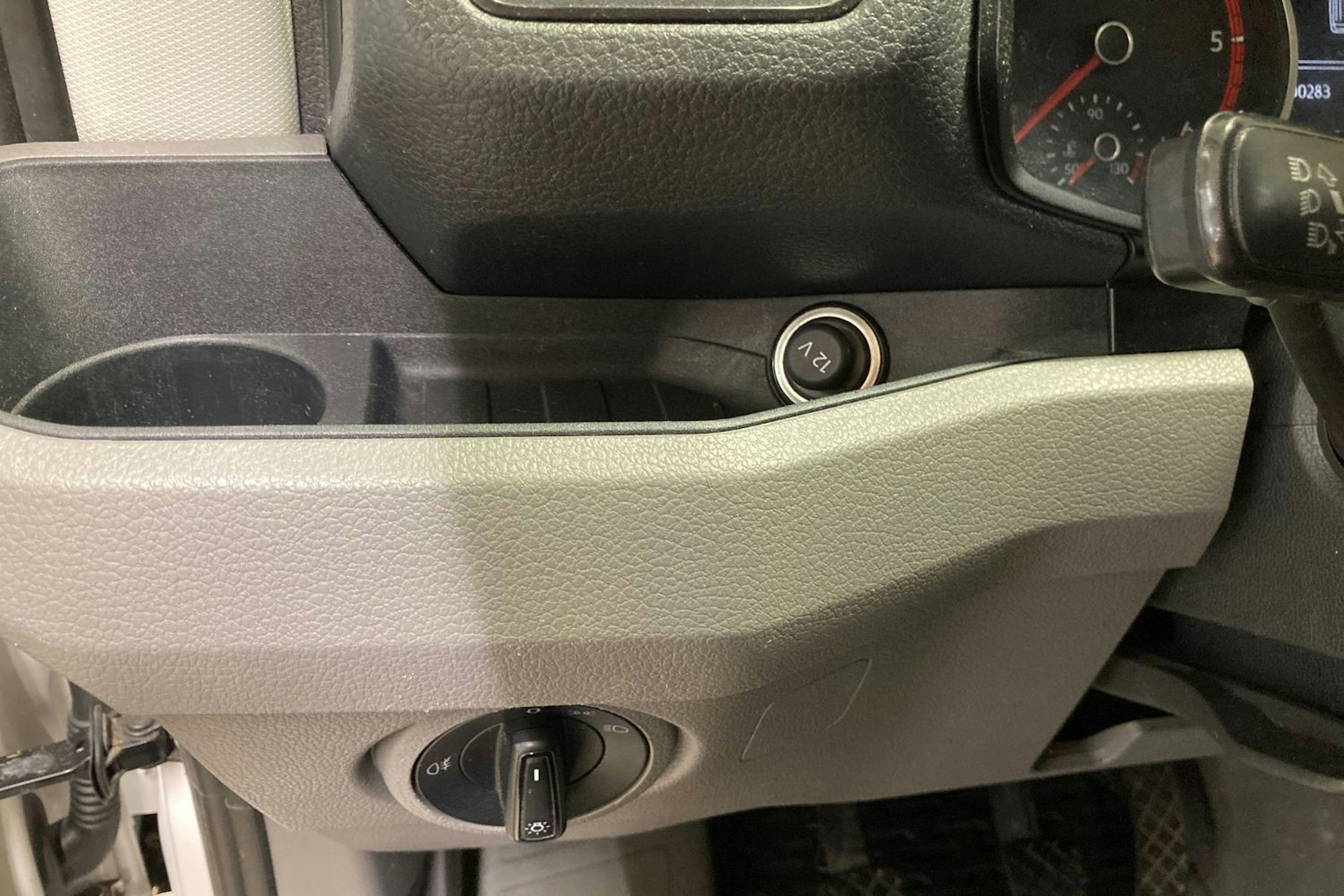 valkoinen Volkswagen Crafter 2019 kuva 17.