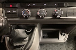 valkoinen Volkswagen Crafter 2019 kuva 21.