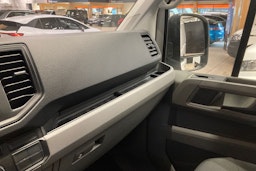 valkoinen Volkswagen Crafter 2019 kuva 23.