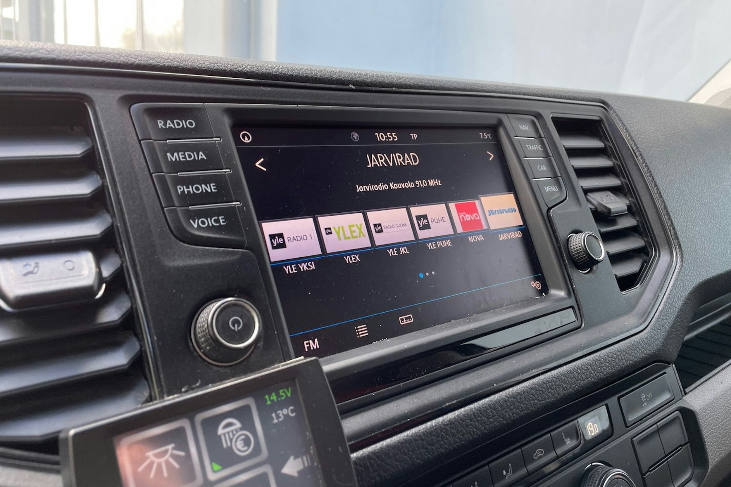 Harmaa Volkswagen CRAFTER 2019 kuva 22.