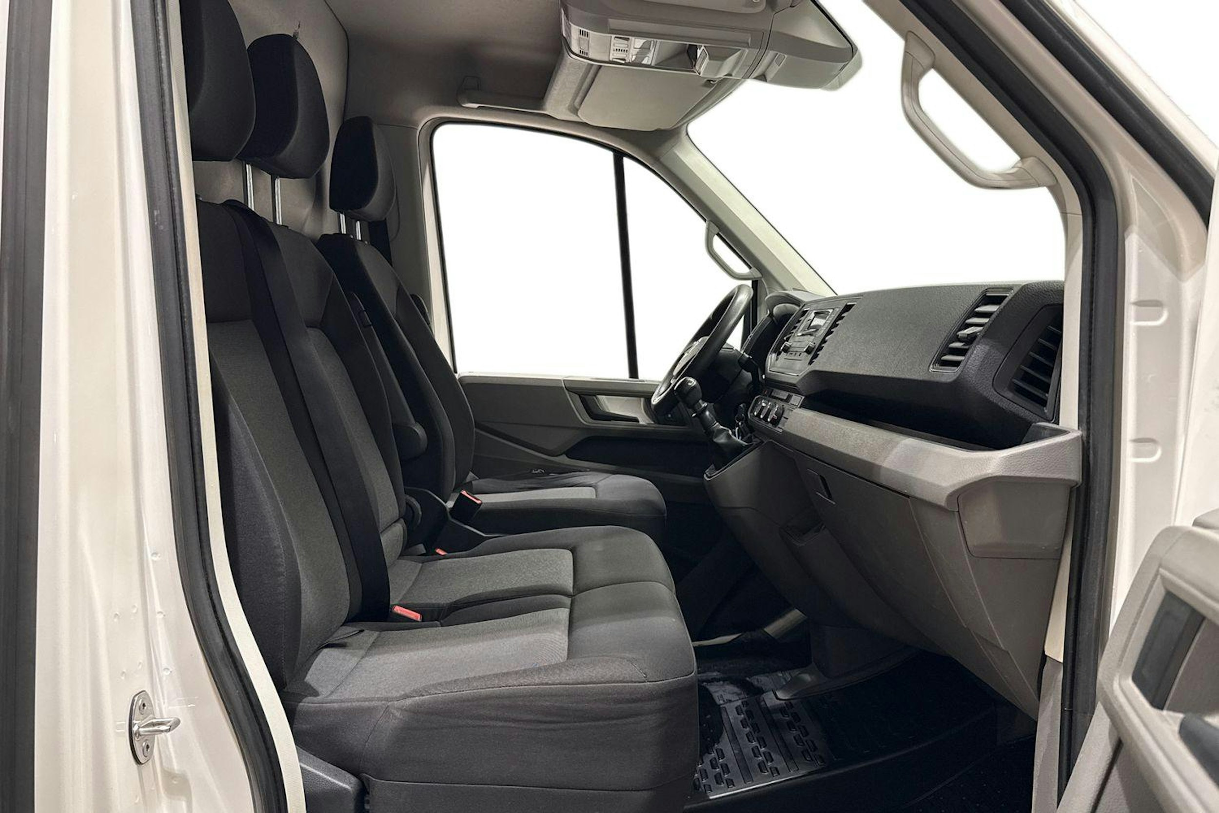 Valkoinen Volkswagen CRAFTER 2019 kuva 8.